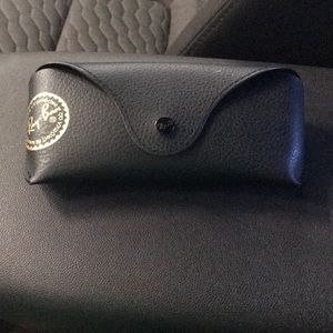 Woman’s Aviator Ray Bans